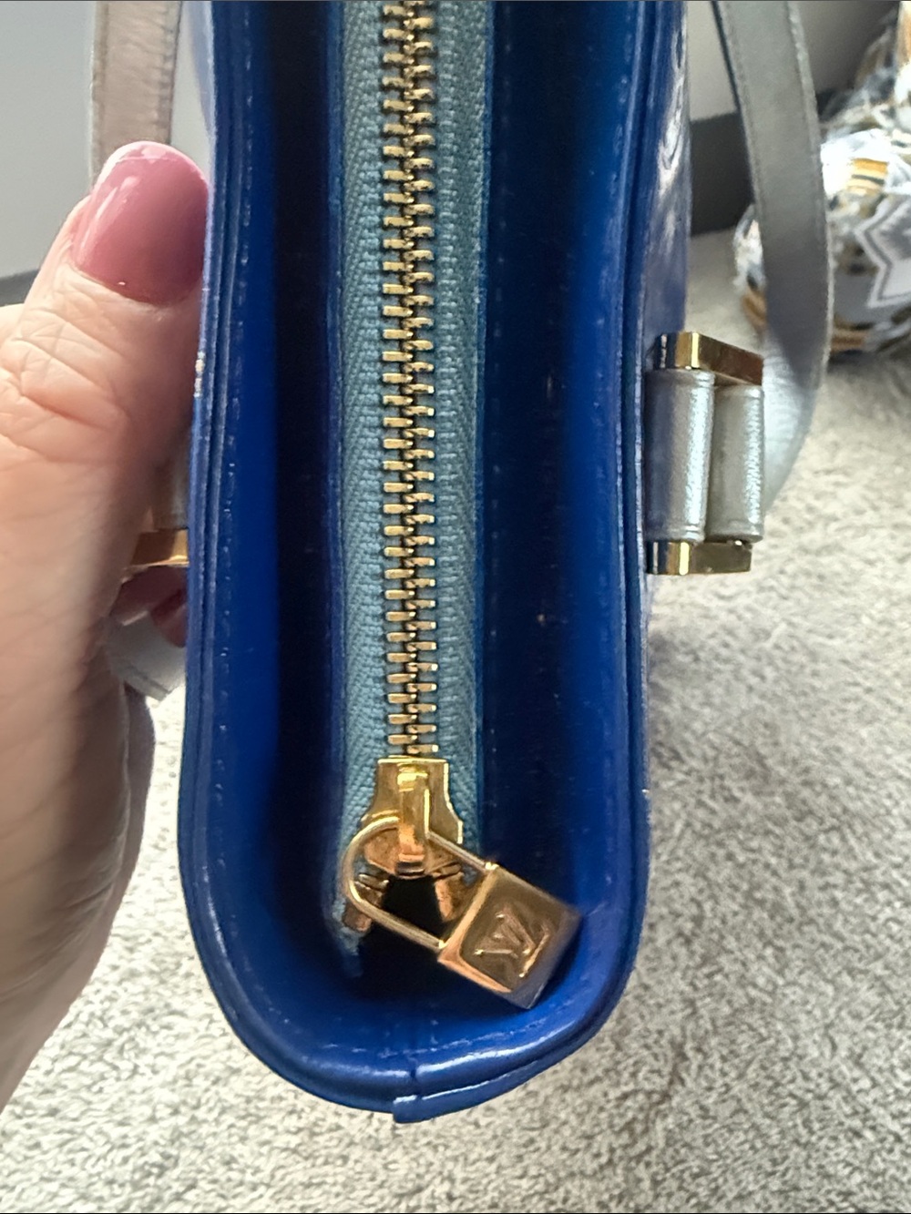 Louis Vuitton custom Blue Vernis Tote with gray Handles - Picture 6 of 6